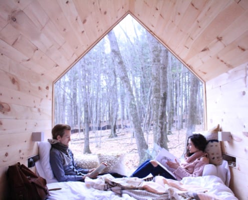 Hébergement insolite petite cabine chalet bois
