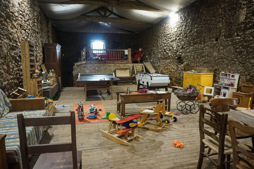 Salle de jeux et lecture