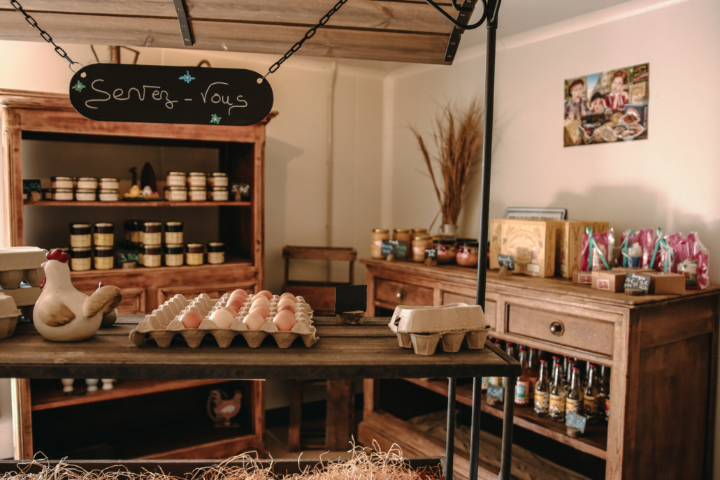 Epicerie avec produits de la ferme