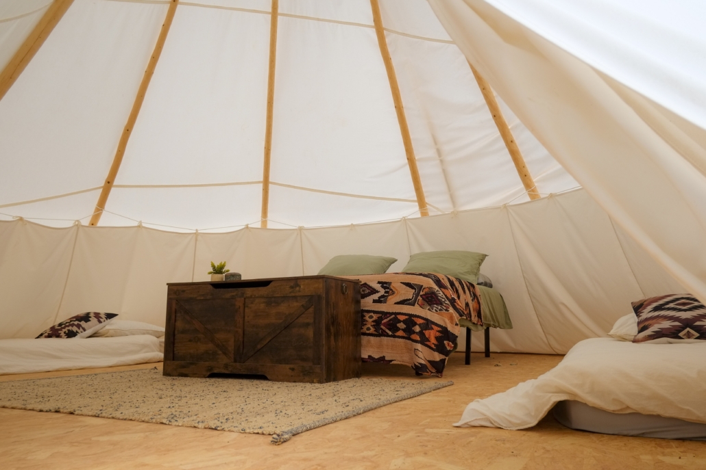 Intérieur tipi 4 personnes